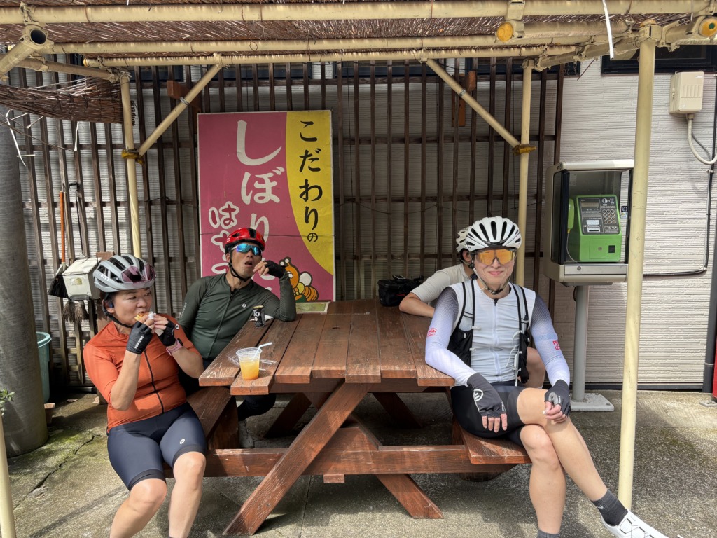 山のはちみつ屋さんで休憩タイム