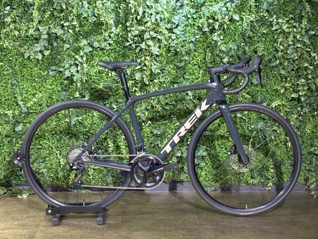 TREK Emonda SL5 2026年モデル SolidChacoal 52サイズ